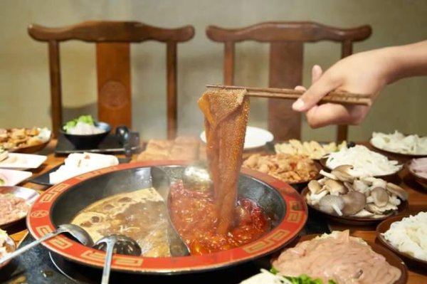 牛达人配资 吃火锅涮毛肚，“七上八下”靠谱吗？到底要涮多长时间？